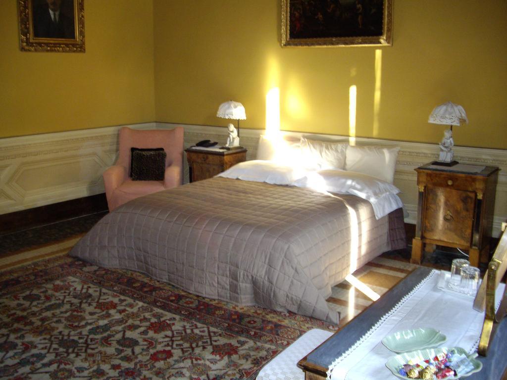 Villa Benni B&B Bologna Rum bild